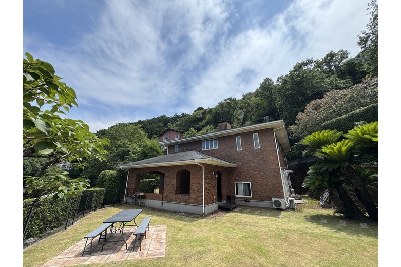 敷地1,000㎡でゴルフもできる　【記事内容変更・戸建別荘】